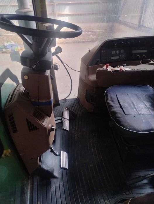 Трактор John Deere 8400 1995