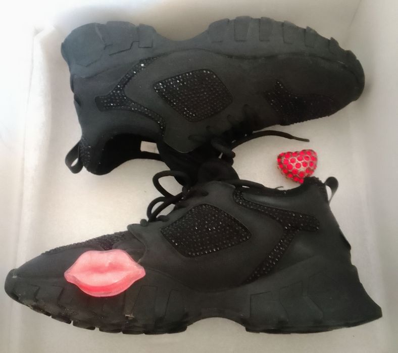 Фирменные кроссовки и зимние кожаные ботинки. Made in Italy. 40, 37р.