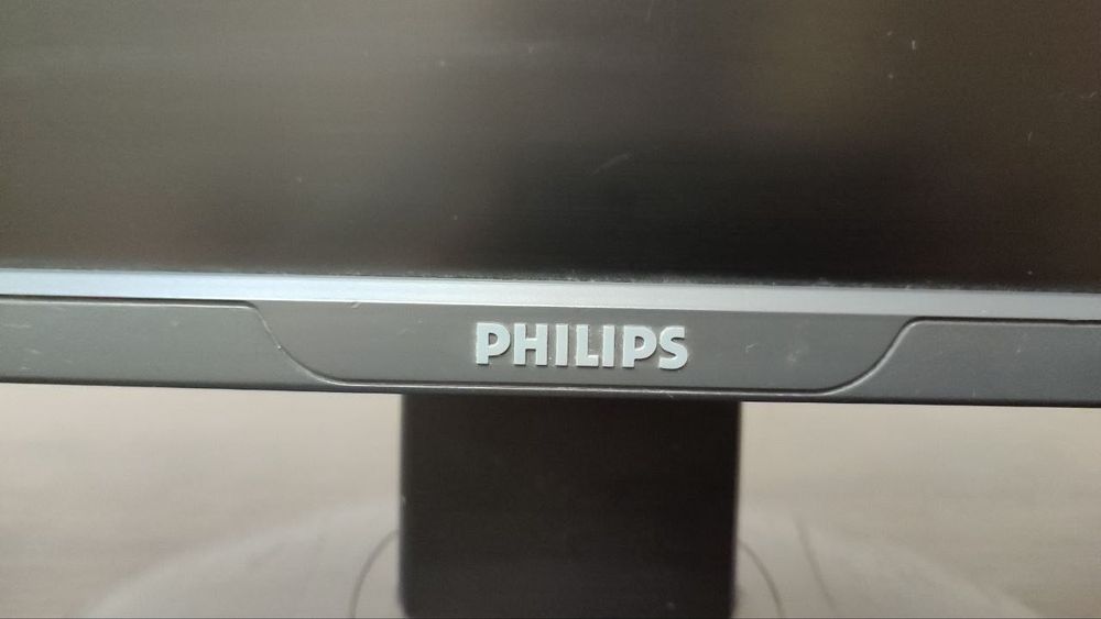 монітор Phillip 20 дюймів