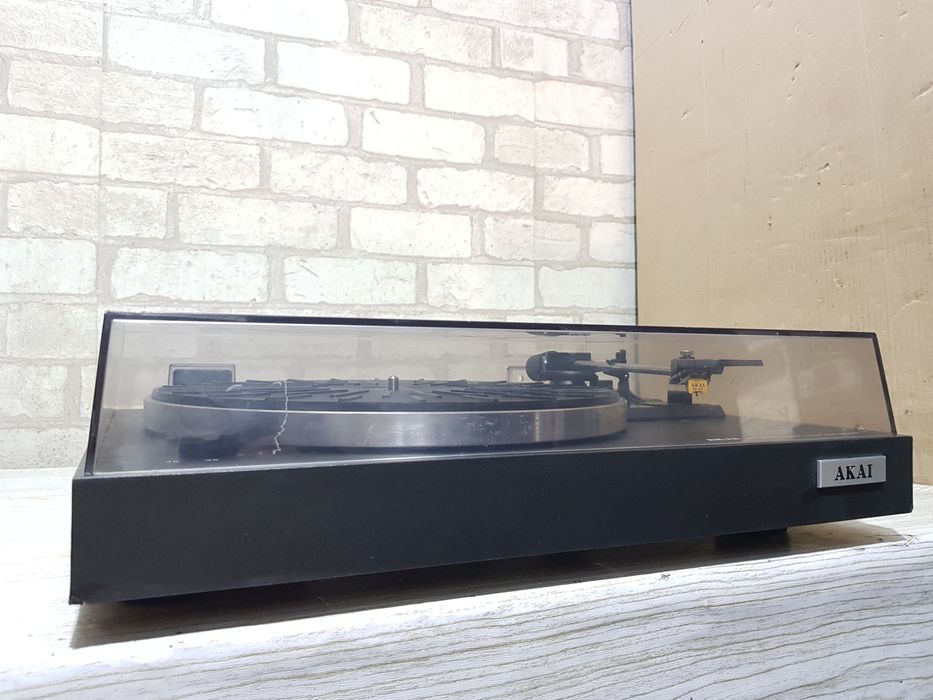 Вініловий програвач/виниловый проигрыватель Akai AP-B20 б/у з Німеччин