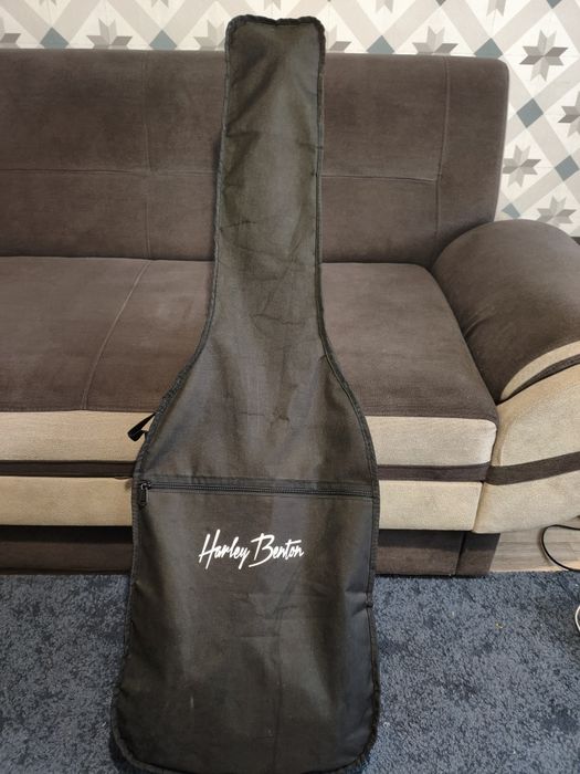 Gitara Basowa sprzedaje