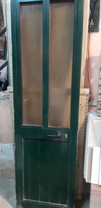 Portas com aro em bom estado