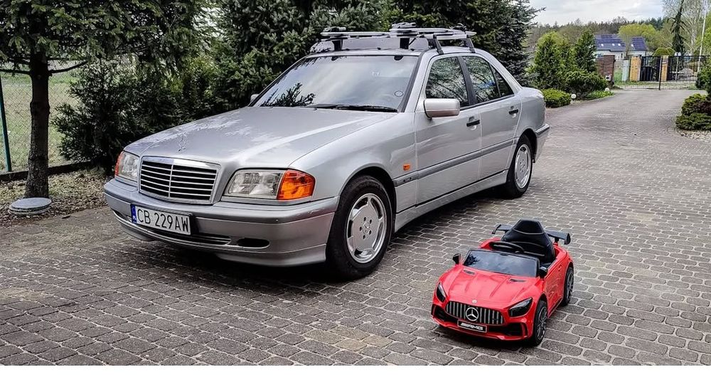 Bagażnik dachowy oryginalny Mercedes w202 sedan kluczyk