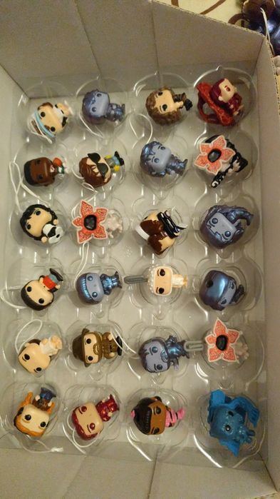 Продам колекцію Kinder joy Stranger things