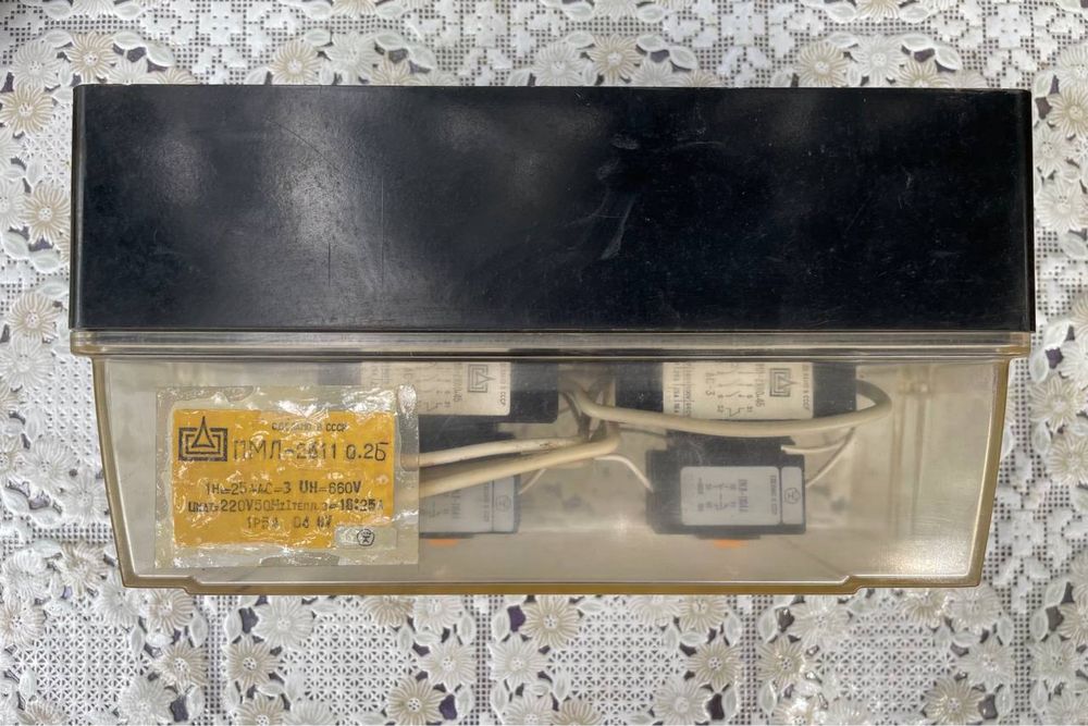 Пускатель магнитный реверс. ПМЛ-2611 0,2Б кат 220в ток рабочий до 25а ...