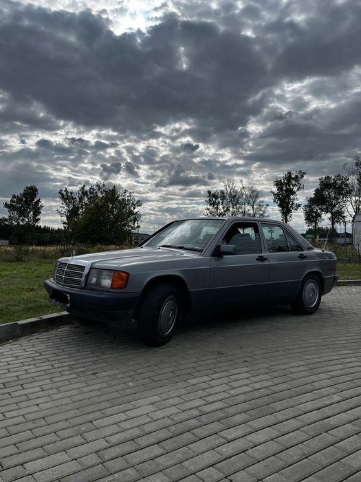 Mercedes-Benz Seria 190