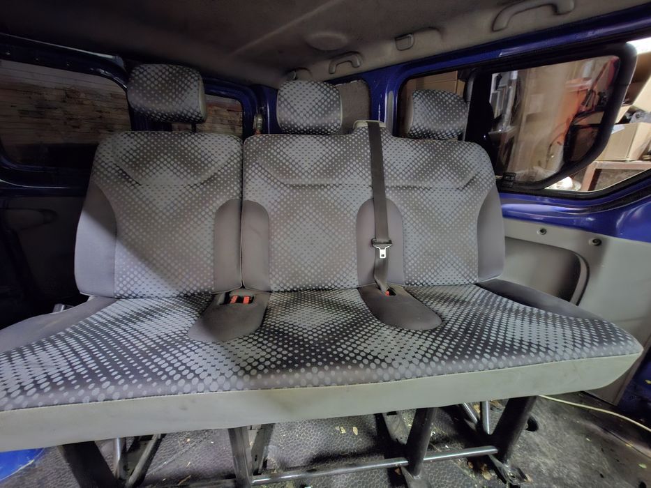 Сидіння, задній диван Traffic Vivaro Primastar 2