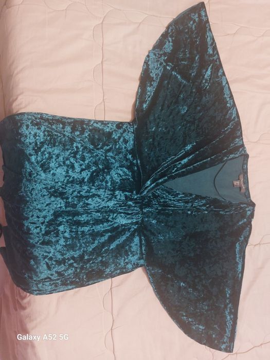 Vestido NOVO de veludo