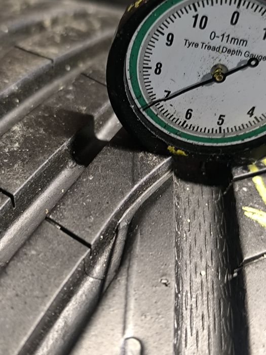 Opony Uniroyal 245/35/20 para