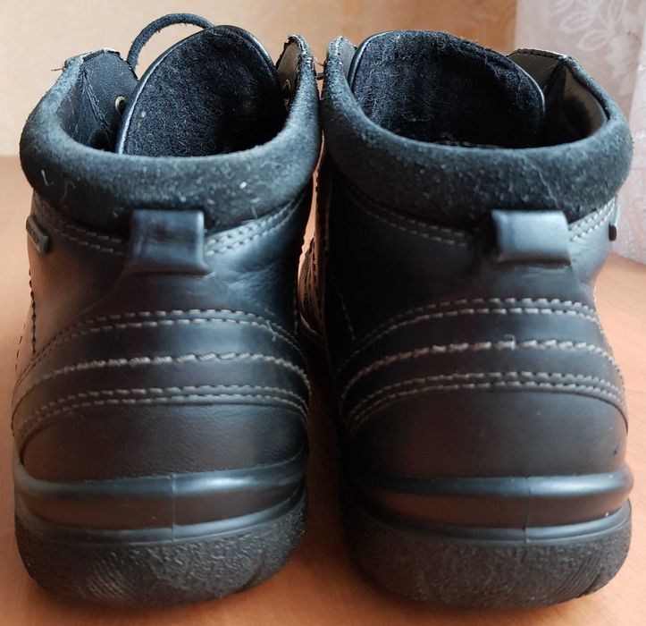 Продам жіночі шкіряні ботинки Ecco Gore-tex