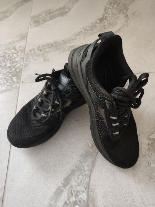 Кросівки чорні 36 р