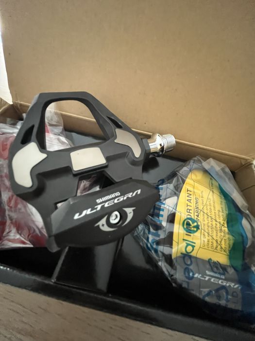 Pedais Shimano Ultegra PD-R8000 Novos + Encaixes Oferta