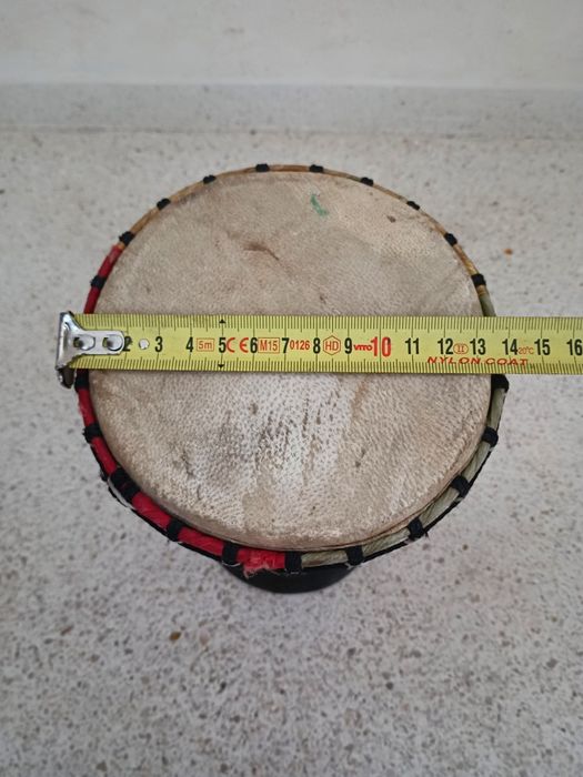 Tambor africano / djambê em madeira e pele de cabra feito artesanalmen