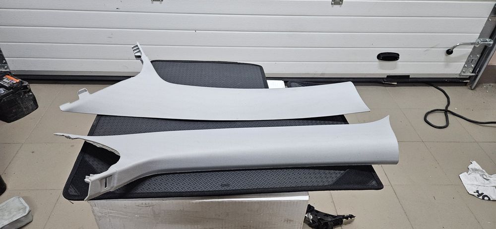 Накладки передніх стойок Tesla model 3