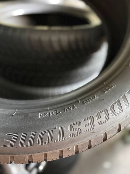 235/50R19 Bridgestone 2025p