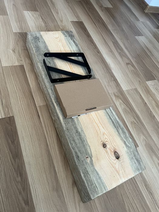 Półka scienna masywna z grubego litego drewna