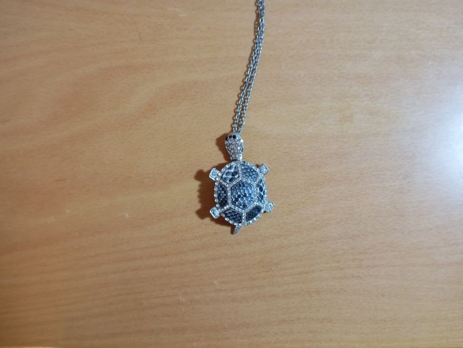 Mega lote de bijuteria variada: anéis, pulseiras e colares