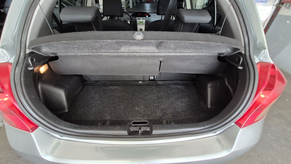 Toyota Yaris 1.0 VVT-i 69cv — 128.000 km — Excelente Estado