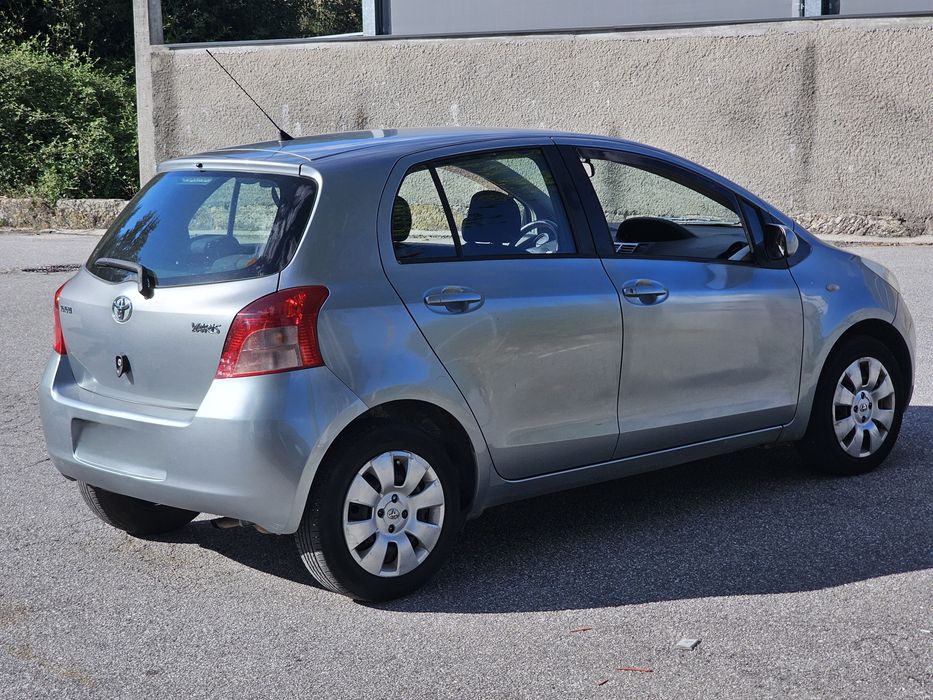 Carro lindíssimo e económico