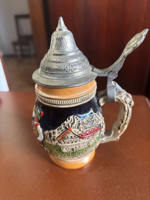 Caneca cerveja com musica