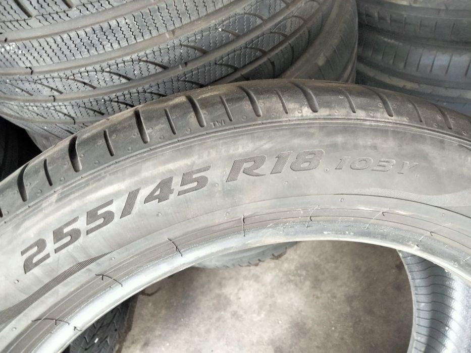 255 45R18 Pirelli