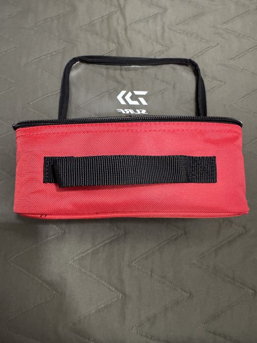 Bolsa daiwa bobines e material
