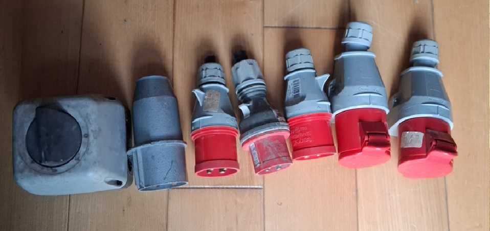 Zestaw wtyczka/gniazdo siłowe 4p 32A, 400V, przełącznik