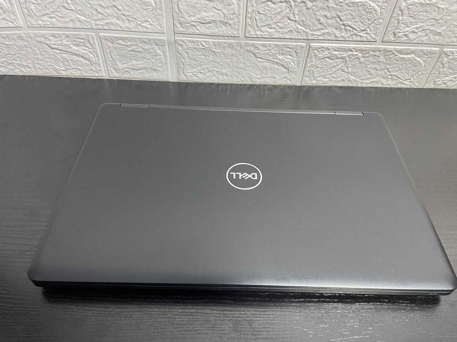 Ноутбук Dell Latitude 5590  15.6" (1920x1080) i7-8650U 16 GB DDR4