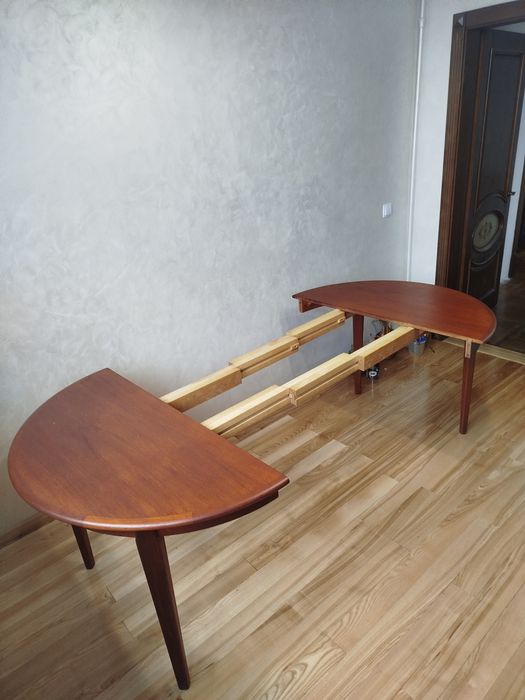 Стіл дубовий розкладний