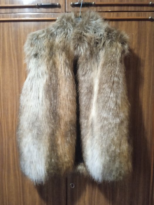 Жилетка хутряна жіноча