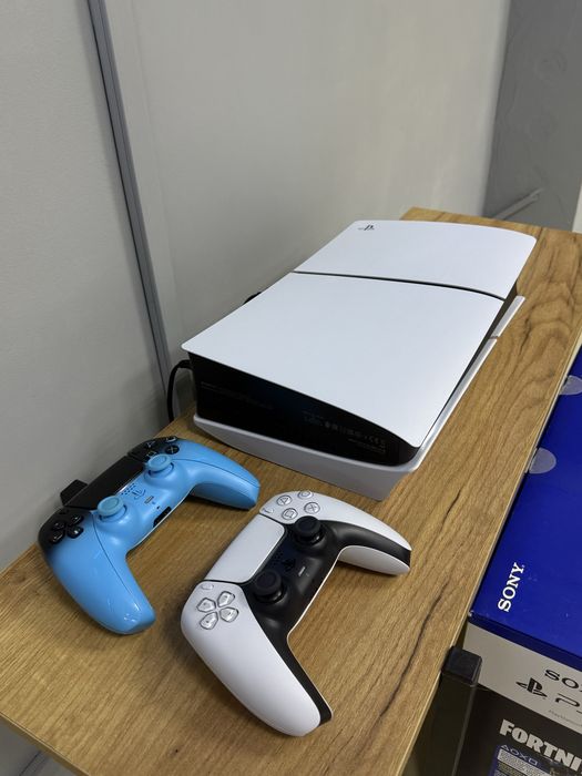 Продам Sony PlayStation 5 с дисководом — 1 ТБ + 2 DualSense