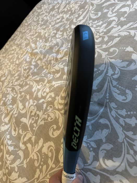 Raquete de padel como nova