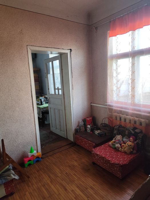 Дім 91 м2 на п'ять кімнат м. Новоселиця під Чернівцями
