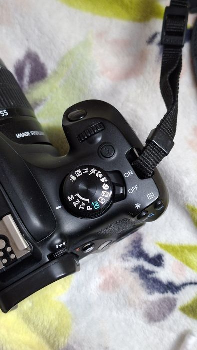 Фотоаппарат Canon 1300d е торг