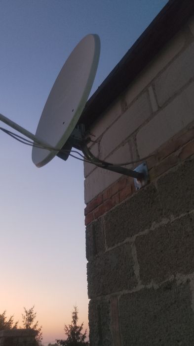 Antena satelitarna Duży talerz z konwerterem