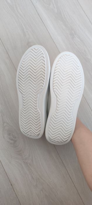 Шкіряні нові кеди