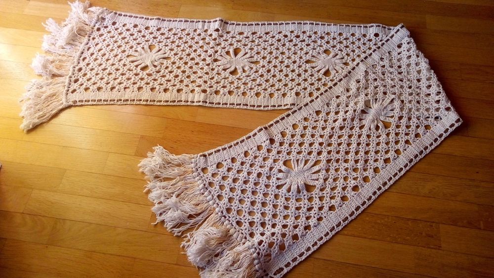 Panos diversos feitos em crochet e outros