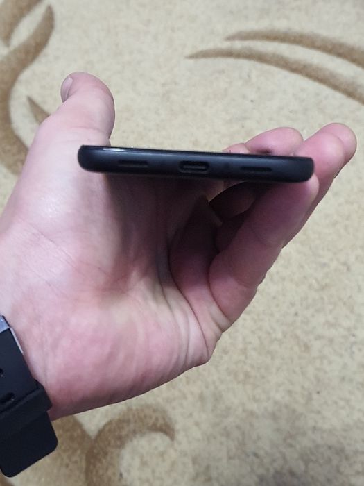 Google pixel 4a 128gb.