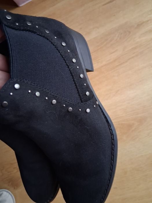 Botki sztyblety czarne zamszowe Graceland 39 ozdobne ćwieki wciągane