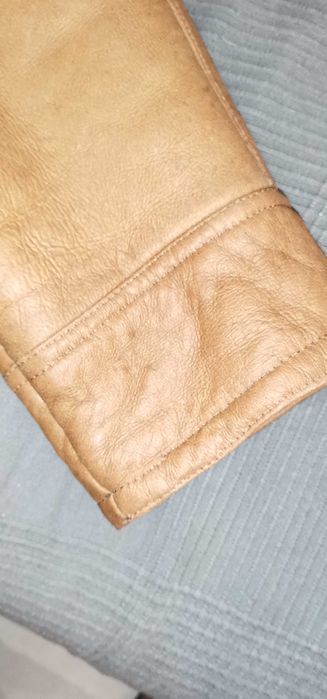 Casaco de Homem, em pele selecionada.