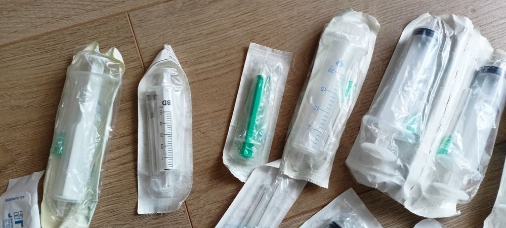 Шприц с иглой 20, 5мм. Пипетка для забора крови