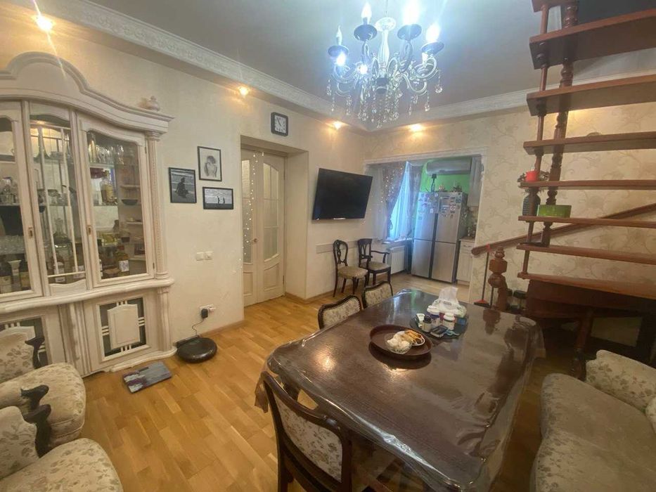 Сдам 3-комнатную квартиру в Центре г. Днепр. Евроремонт. Свой двор на 4 квартиры.