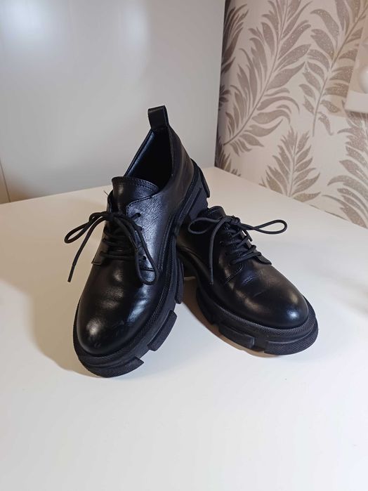 Туфлі на дівчинку підлітка, шкіряні