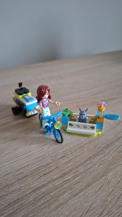 Lego friends 30658 ,,Muzyczna przyczepa"