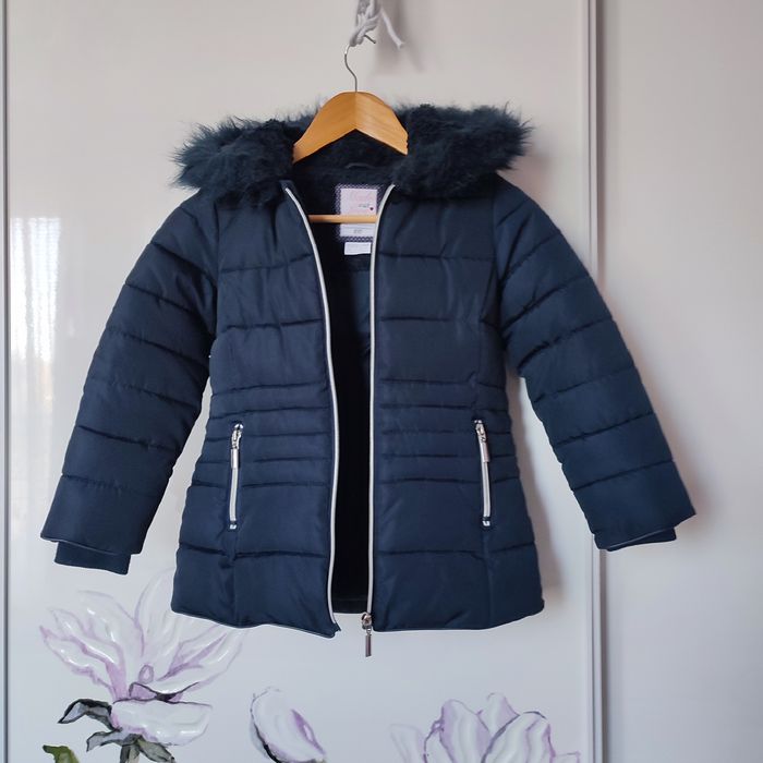 Stan bdb: kurtka zimowa puszysta granatowa 7 8 lat do 128cm