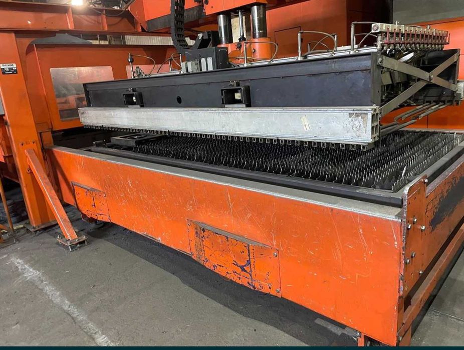 Лазерний Верстат з ЧПУ СО2