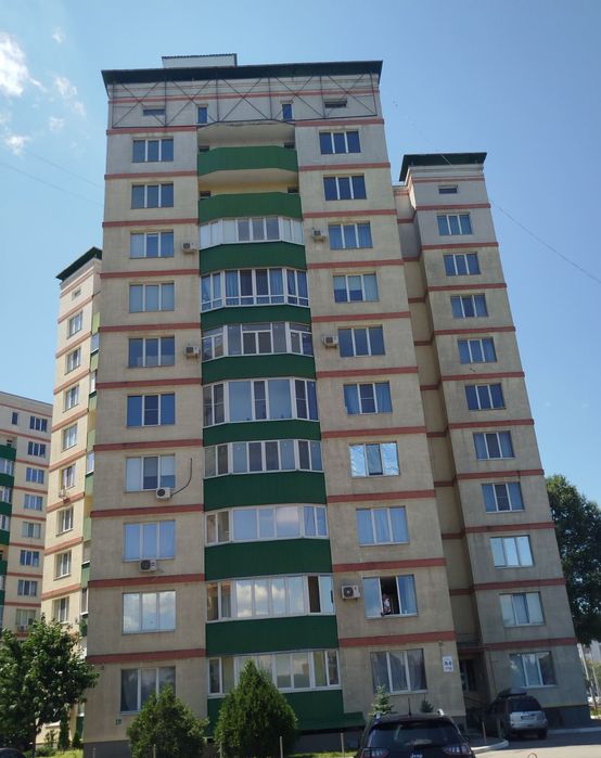 Продам новобудову 91 м² біля  центрального ринку з частковим ремонтом