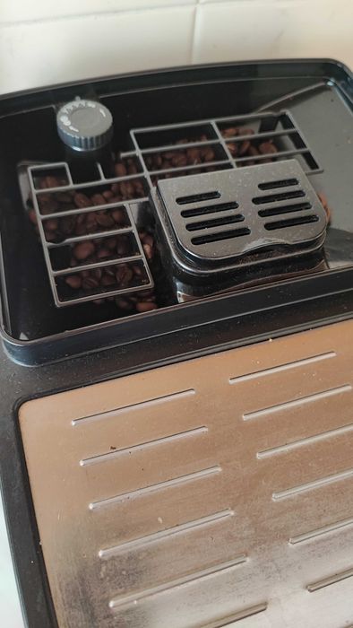 Кофемашина DeLonghi ECAM 23.120 B