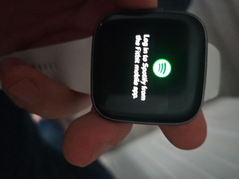 Fitbit versa 2 .