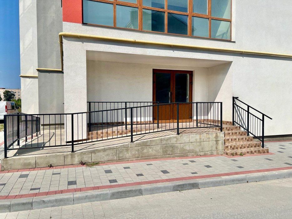 Продається комерційне приміщення. Чортків